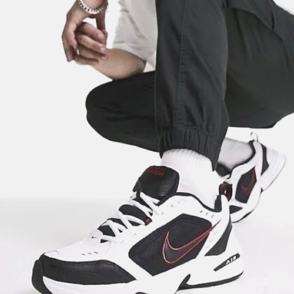 EUC Men's Nike Air Monarch Size 11.5 - Picture 11 of 11